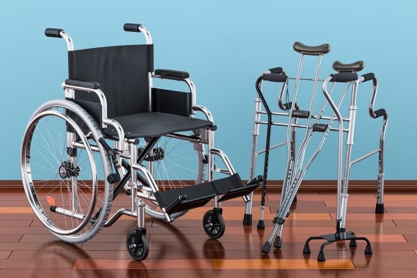 Andadores, muletas, sillas de ruedas y scooters eléctricas. Ortopedia en Deltebre
